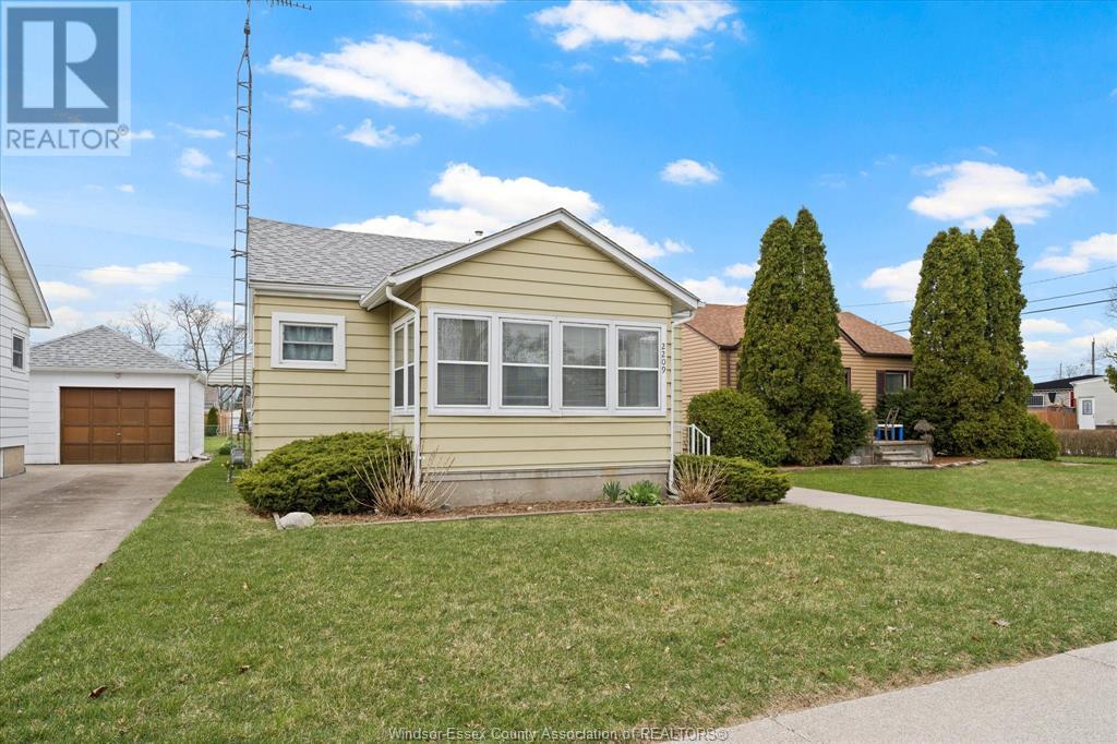 Property at 2209 PARENT AVENUE image 3