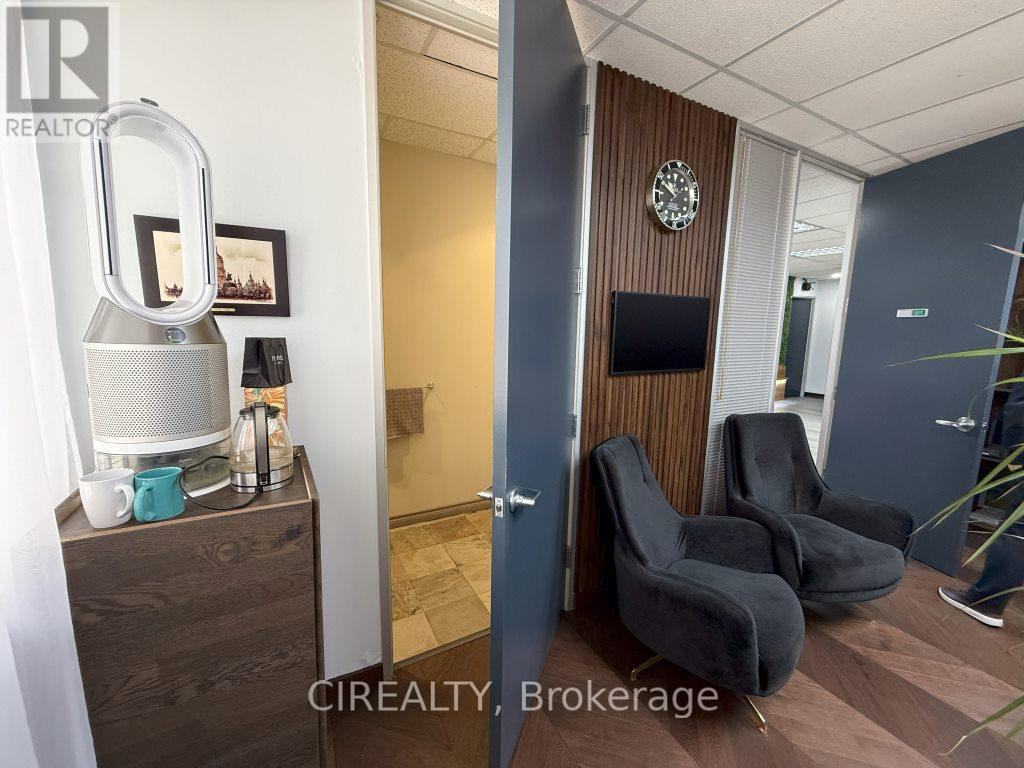 Second Floor - 230 Watline Avenue, Mississauga, Ontario  L4Z 1P4 - Photo 10 - W12076353