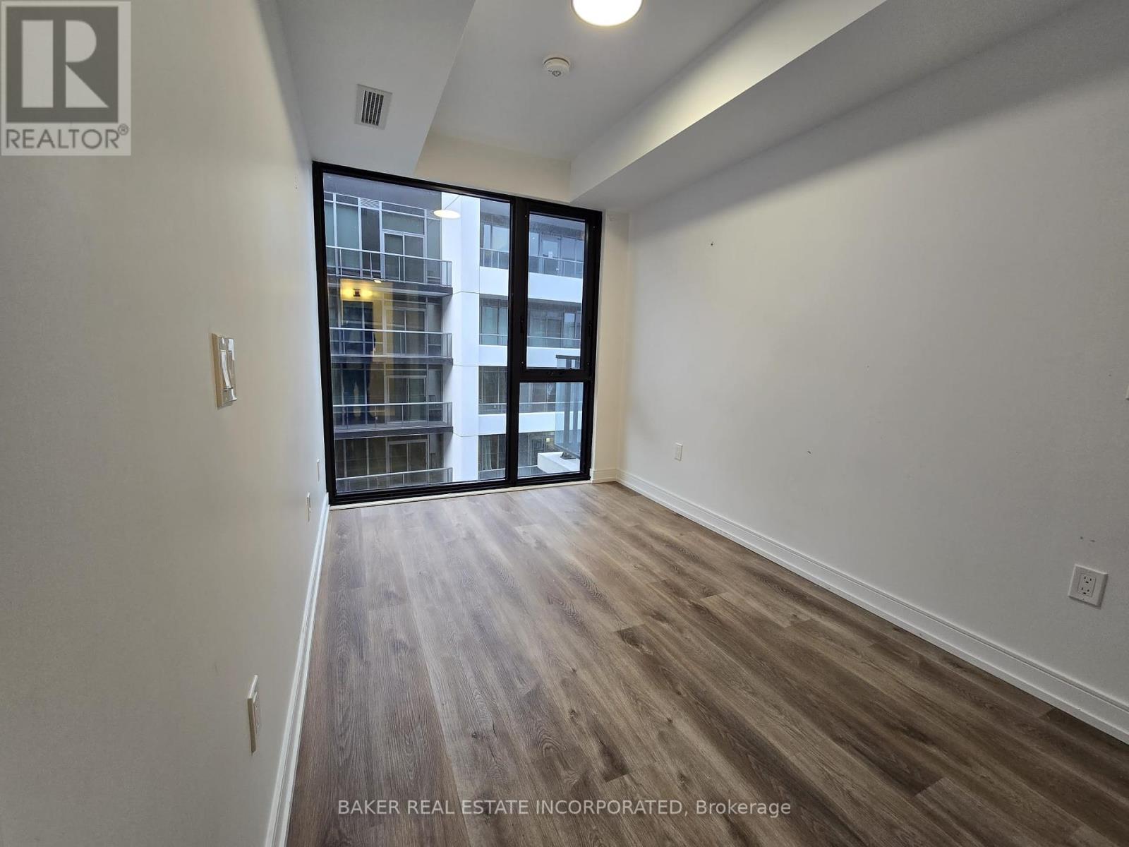 1317 - 1 Jarvis Street, Hamilton, Ontario  L8R 3J2 - Photo 2 - X12076391
