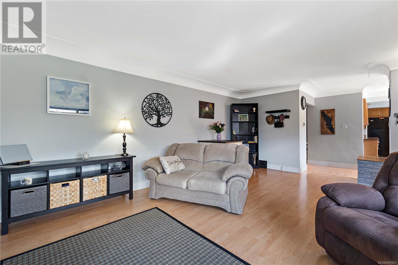 Property at 2775 Glen Eagle Cres image 1