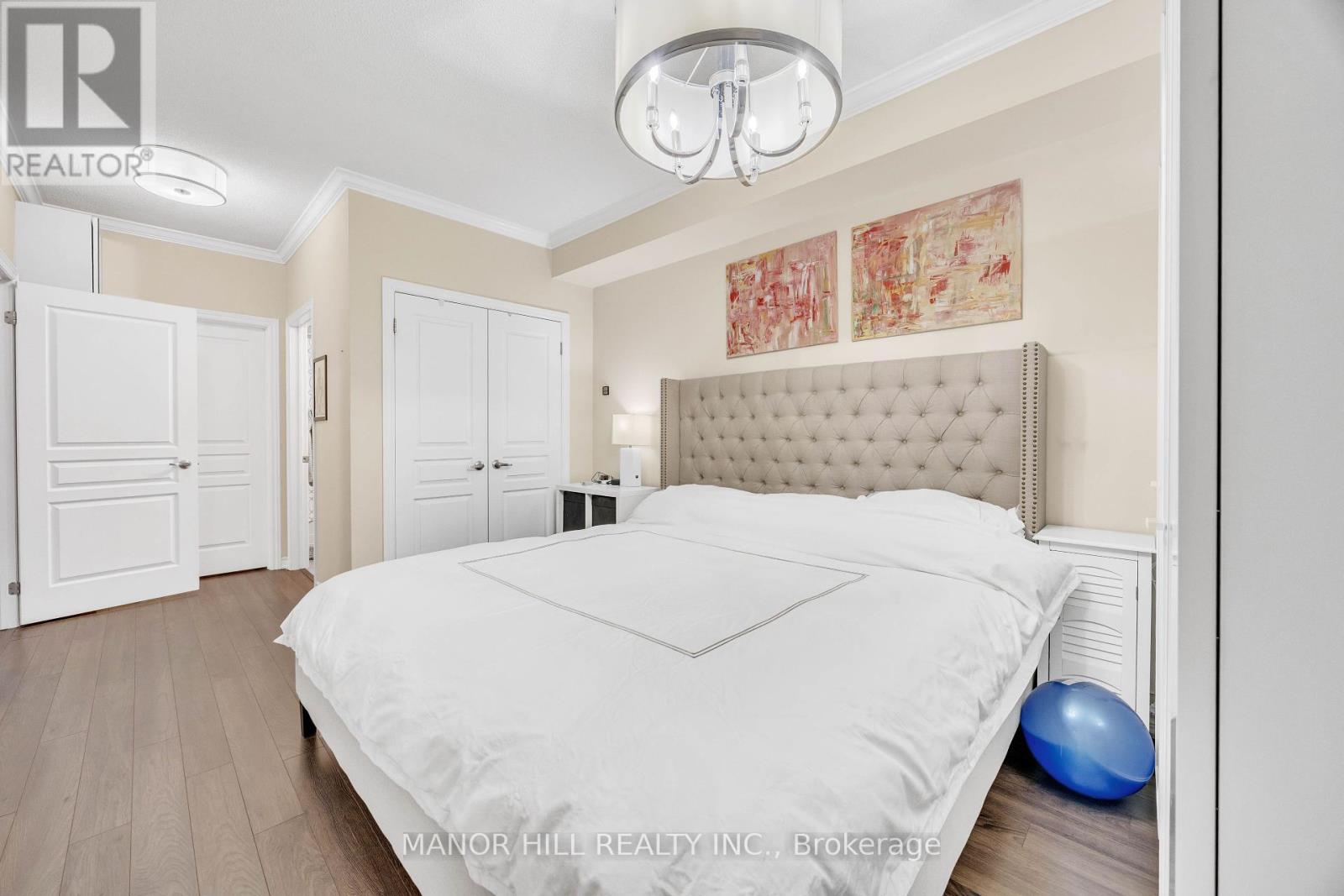 330 - 570 Lolita Gardens N, Mississauga, Ontario  L5A 0A1 - Photo 12 - W12076424