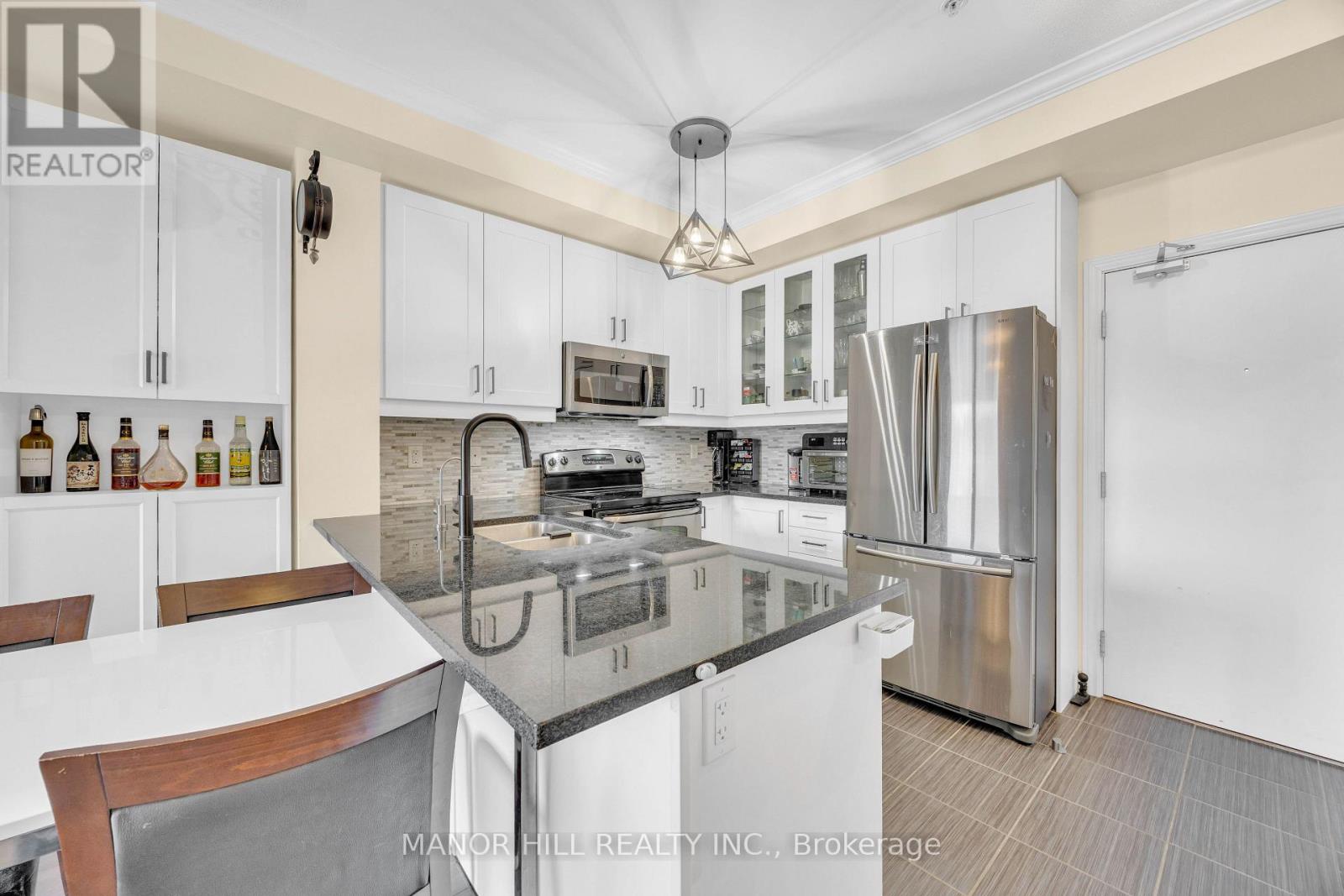330 - 570 Lolita Gardens N, Mississauga, Ontario  L5A 0A1 - Photo 7 - W12076424