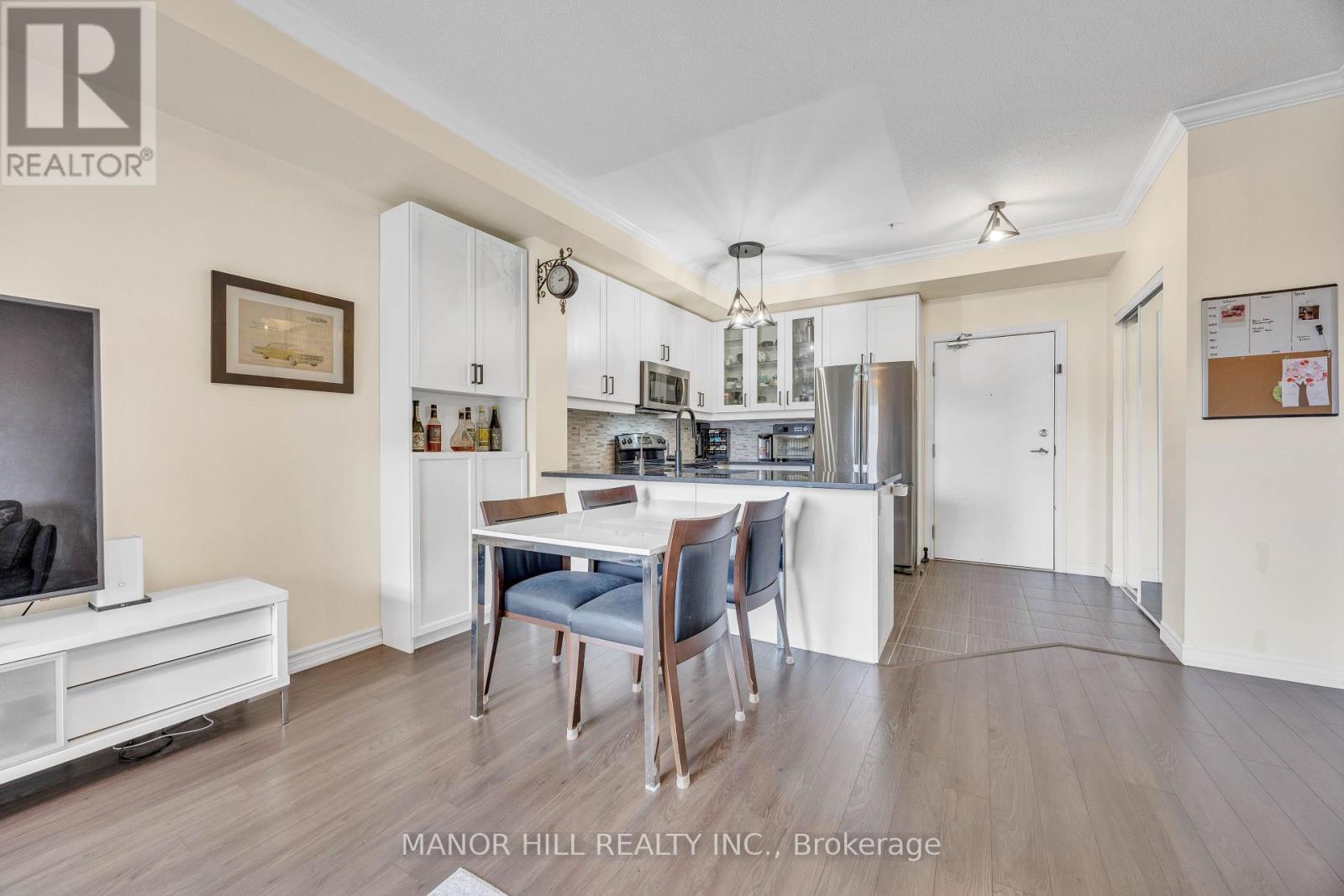 330 - 570 Lolita Gardens N, Mississauga, Ontario  L5A 0A1 - Photo 8 - W12076424