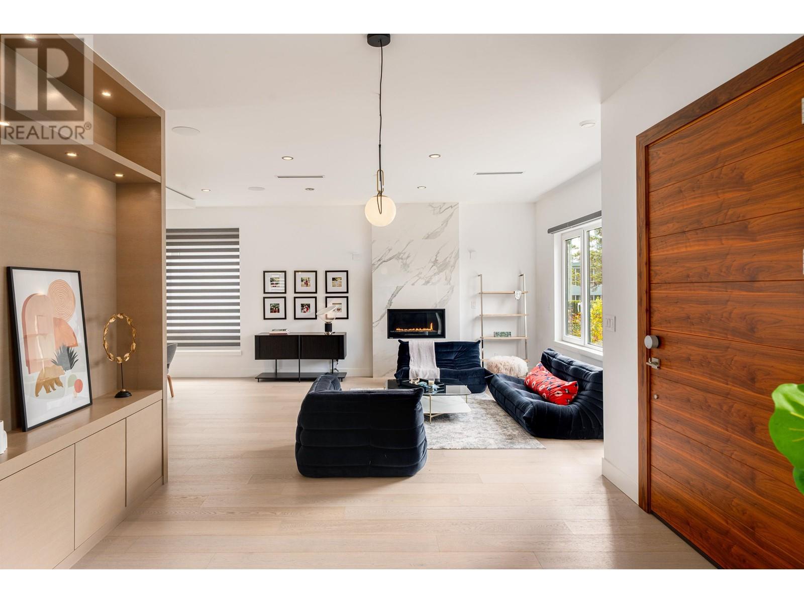 Property at 6978 LAUREL STREET image 3
