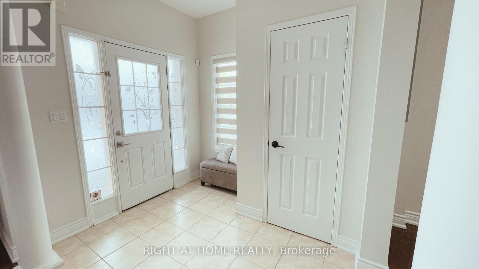 Property at 54 PENNDUTCH CIRCLE image 4