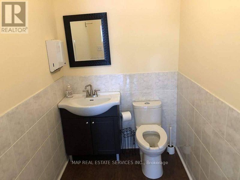 846 Browns Line, Toronto, Ontario  M8M 3W2 - Photo 6 - W12076439