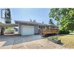 208 4th STREET W