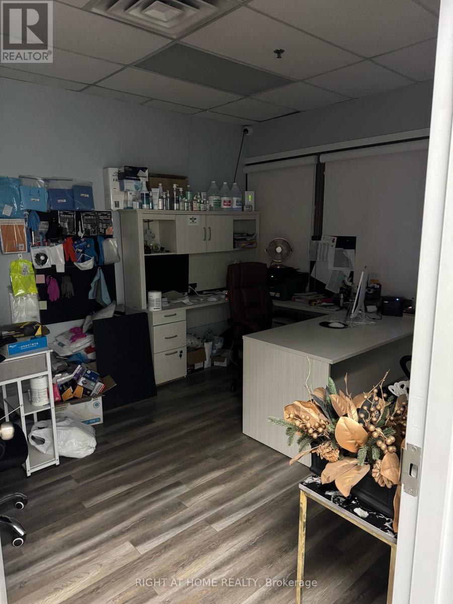 46-47 - 400-450 Matheson Boulevard E, Mississauga, Ontario  L4Z 2E5 - Photo 16 - W12076481