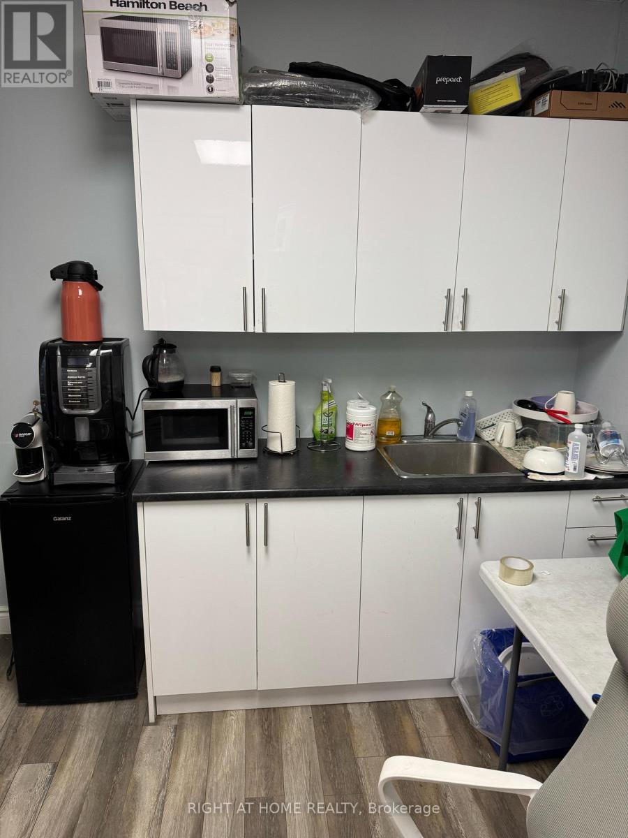 46-47 - 400-450 Matheson Boulevard E, Mississauga, Ontario  L4Z 2E5 - Photo 4 - W12076481