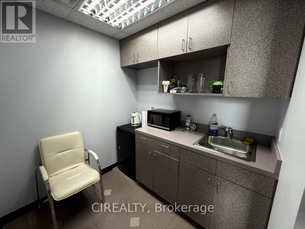 Office F - 230 Watline Avenue, Mississauga, Ontario  L4Z 1P4 - Photo 5 - W12076487