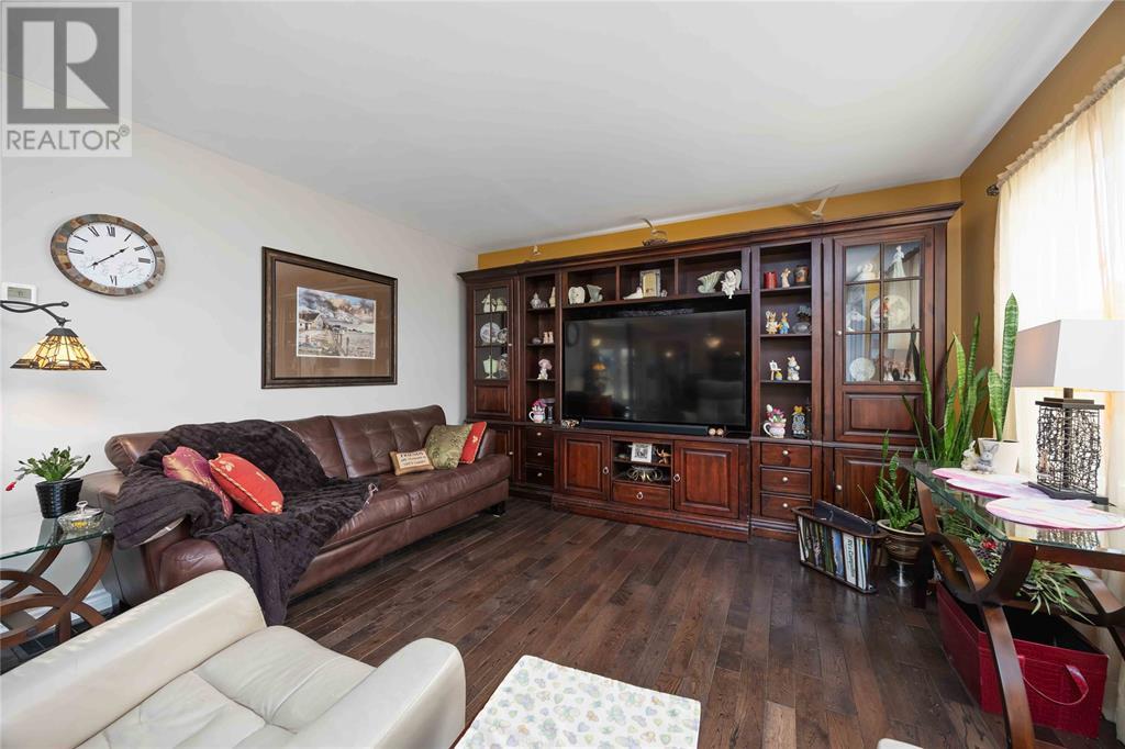 1220 Pulteney Street, Moore Township, Ontario  N0N 1M0 - Photo 4 - 25008167