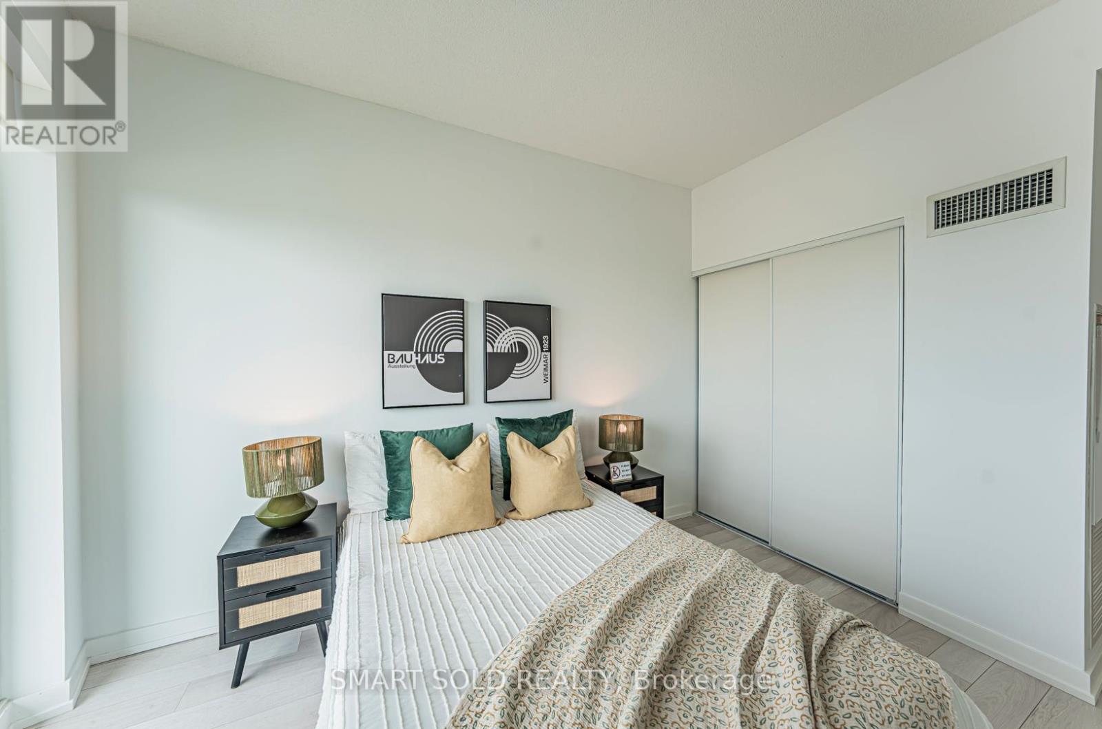 1209 - 117 Mcmahon Drive, Toronto, Ontario  M2K 0E4 - Photo 11 - C12076511