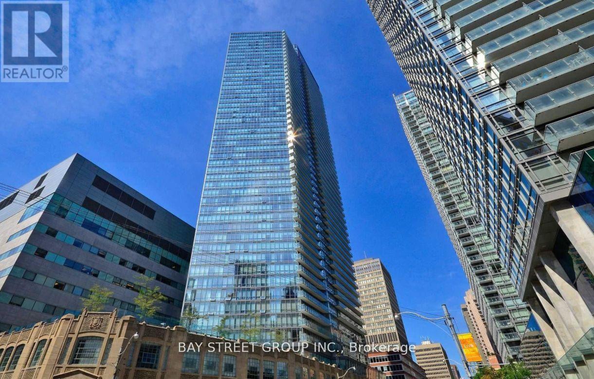 4801 - 832 BAY STREET, Toronto, Ontario