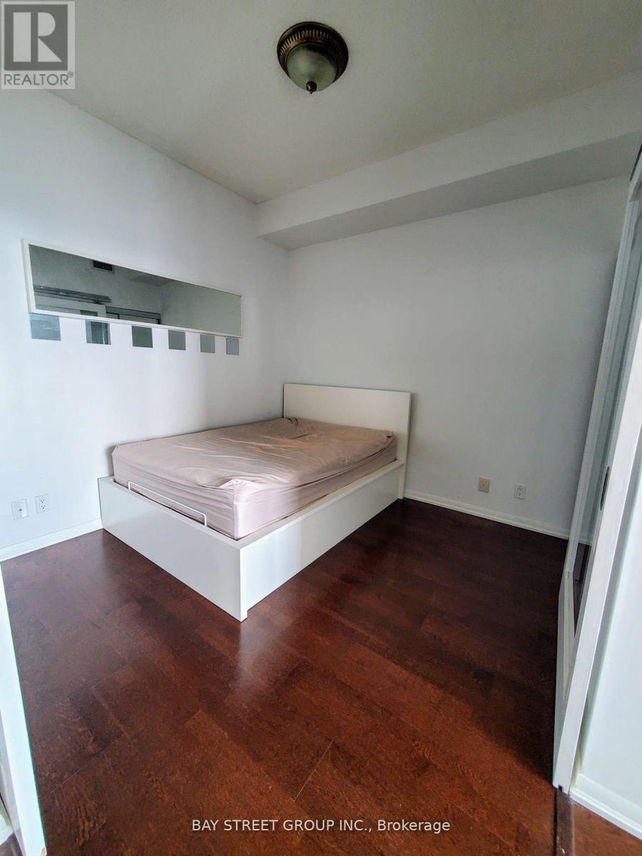 4801 - 832 Bay Street, Toronto, Ontario  M5S 1Z6 - Photo 6 - C12076516