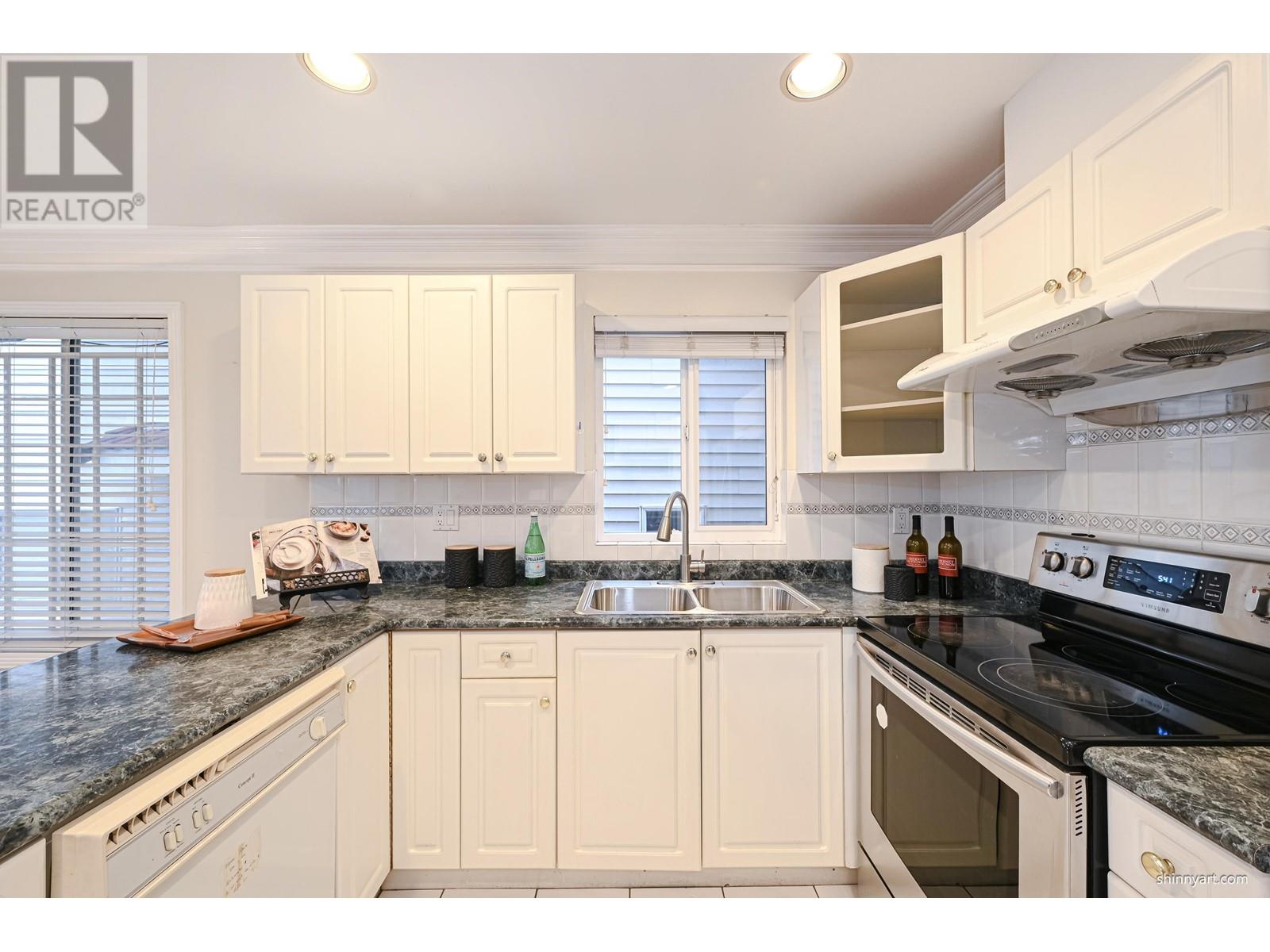 Listing Picture 10 of 12 : 6813 INVERNESS STREET, Vancouver / 溫哥華 - 魯藝地產 Yvonne Lu Group - MLS Medallion Club Member