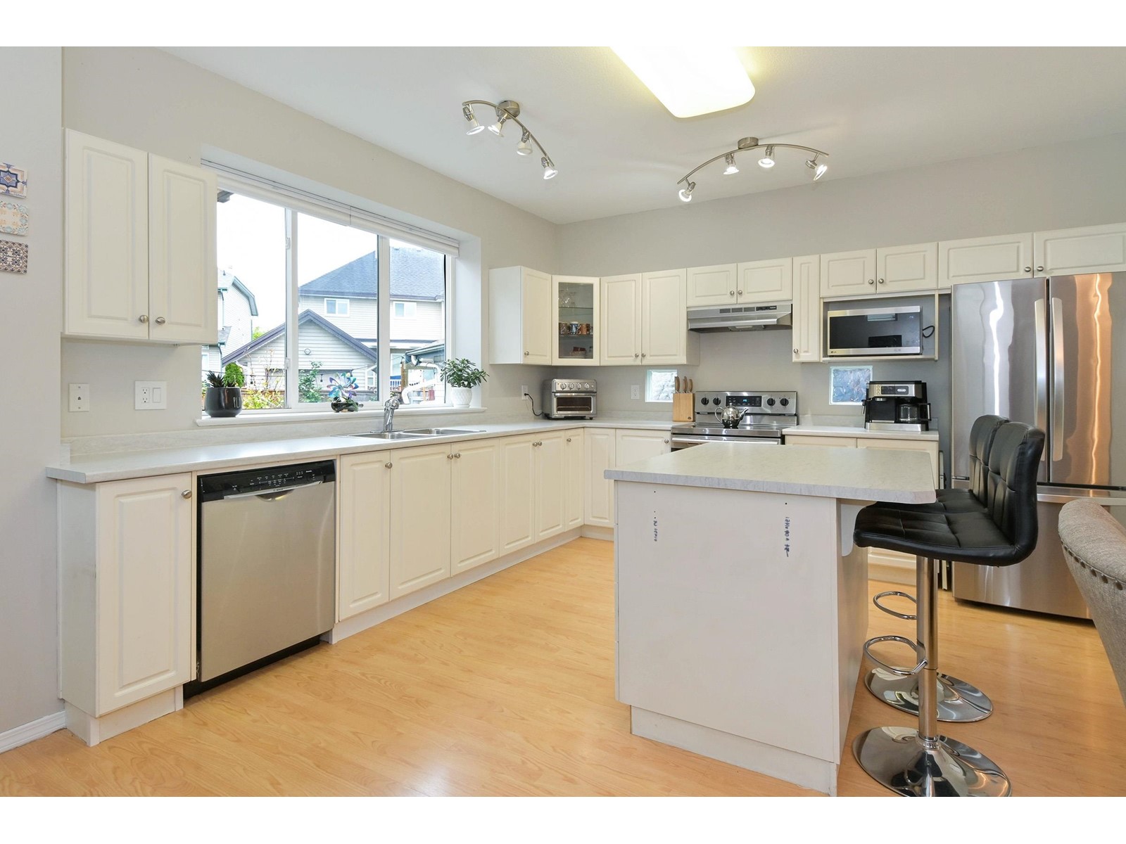 6651 184a Street, Surrey, British Columbia  V3S 9A8 - Photo 12 - R2987233