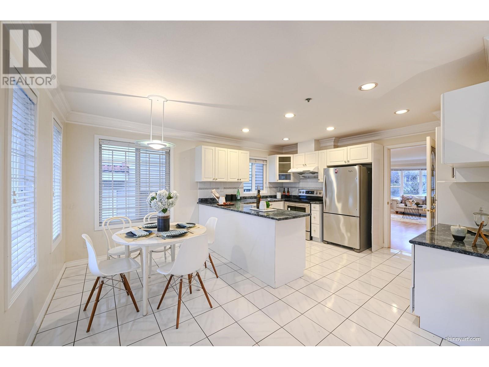 Listing Picture 8 of 12 : 6813 INVERNESS STREET, Vancouver / 溫哥華 - 魯藝地產 Yvonne Lu Group - MLS Medallion Club Member