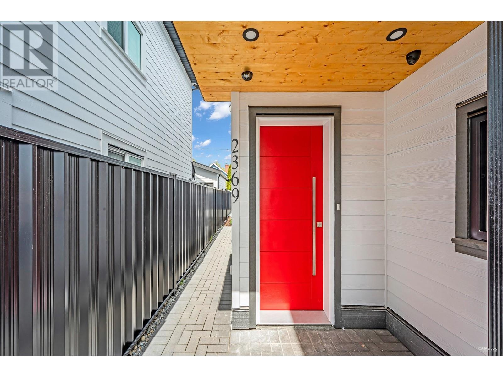 2369 Adanac Street, Vancouver, British Columbia  V5L 2E9 - Photo 2 - R2988444