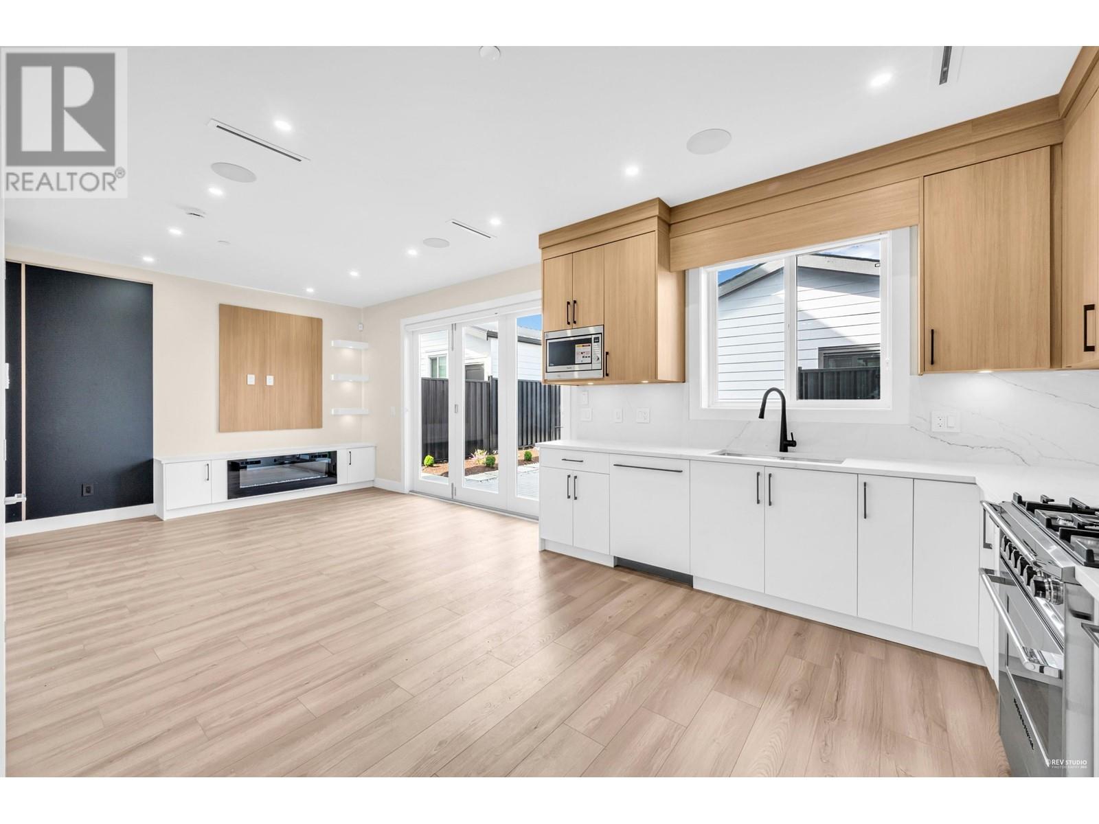 2369 Adanac Street, Vancouver, British Columbia  V5L 2E9 - Photo 7 - R2988444