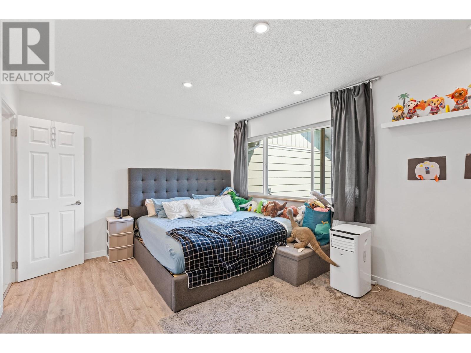 2535 Gordon Avenue, Port Coquitlam, British Columbia  V3C 3Z3 - Photo 33 - R2988051
