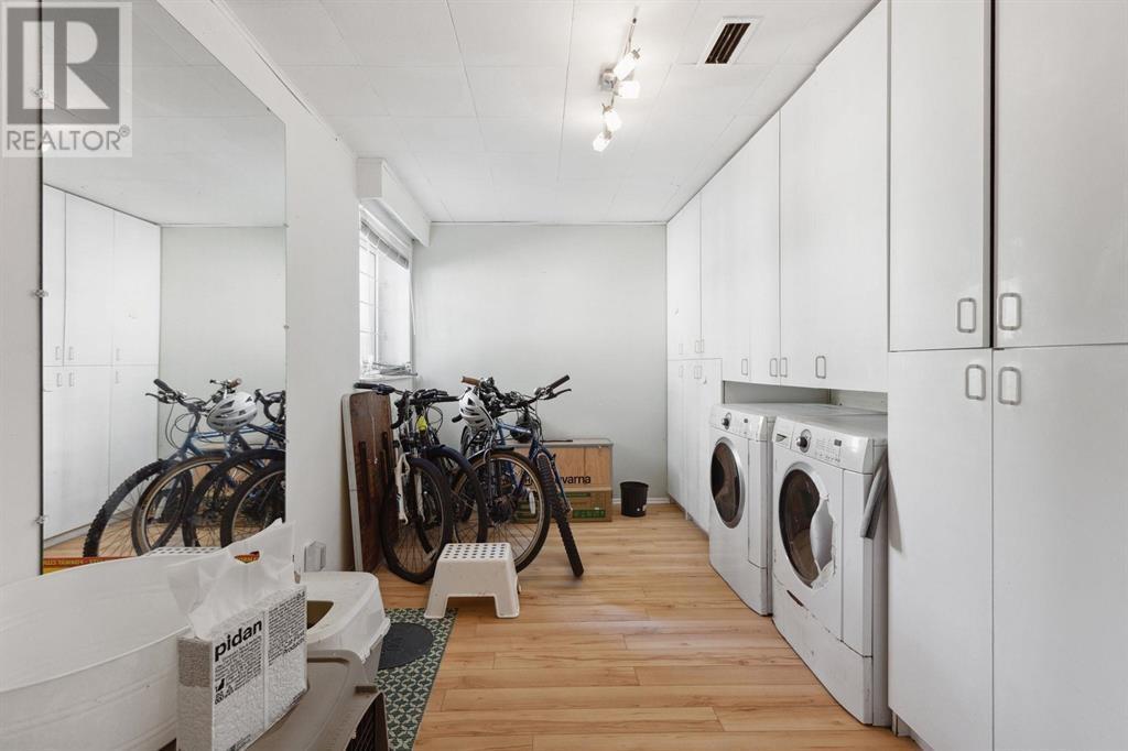 Listing Picture 12 of 34 : 2884 E 22ND AVENUE, Vancouver / 溫哥華 - 魯藝地產 Yvonne Lu Group - MLS Medallion Club Member