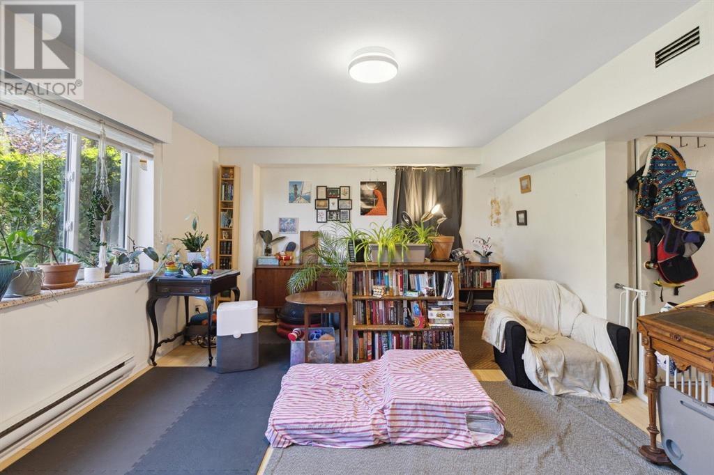 Listing Picture 17 of 34 : 2884 E 22ND AVENUE, Vancouver / 溫哥華 - 魯藝地產 Yvonne Lu Group - MLS Medallion Club Member