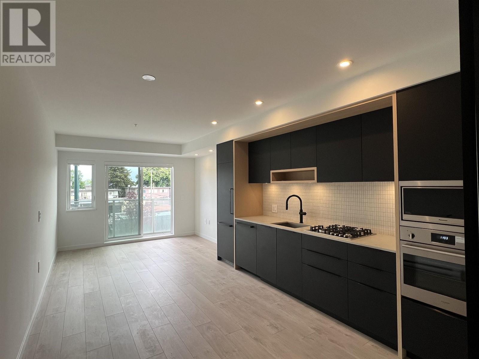 Listing Picture 5 of 6 : 206 2520 GUELPH STREET, Vancouver / 溫哥華 - 魯藝地產 Yvonne Lu Group - MLS Medallion Club Member