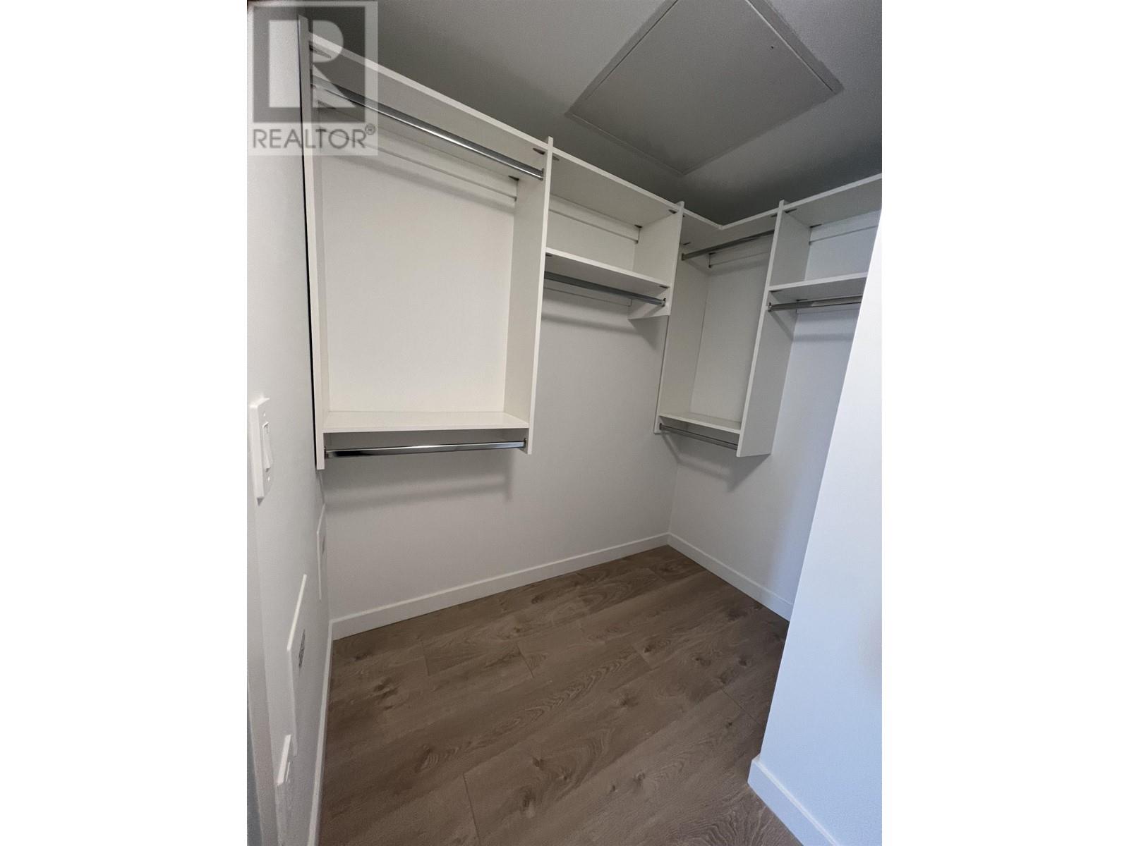 Listing Picture 4 of 6 : 206 2520 GUELPH STREET, Vancouver / 溫哥華 - 魯藝地產 Yvonne Lu Group - MLS Medallion Club Member