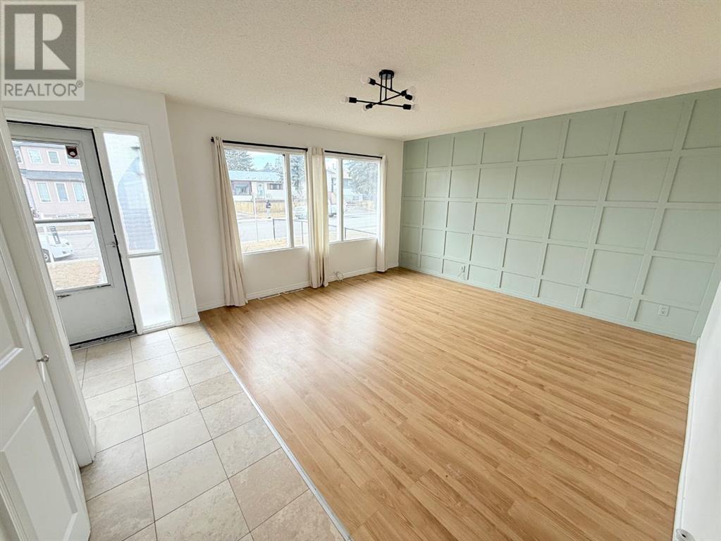 1316 38 Street Se, Calgary, Alberta  T2A 1G5 - Photo 3 - A2203298