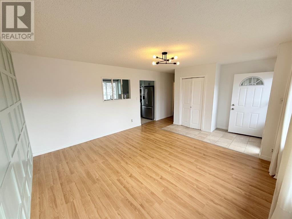 Property at 1316 38 Street SE image 4