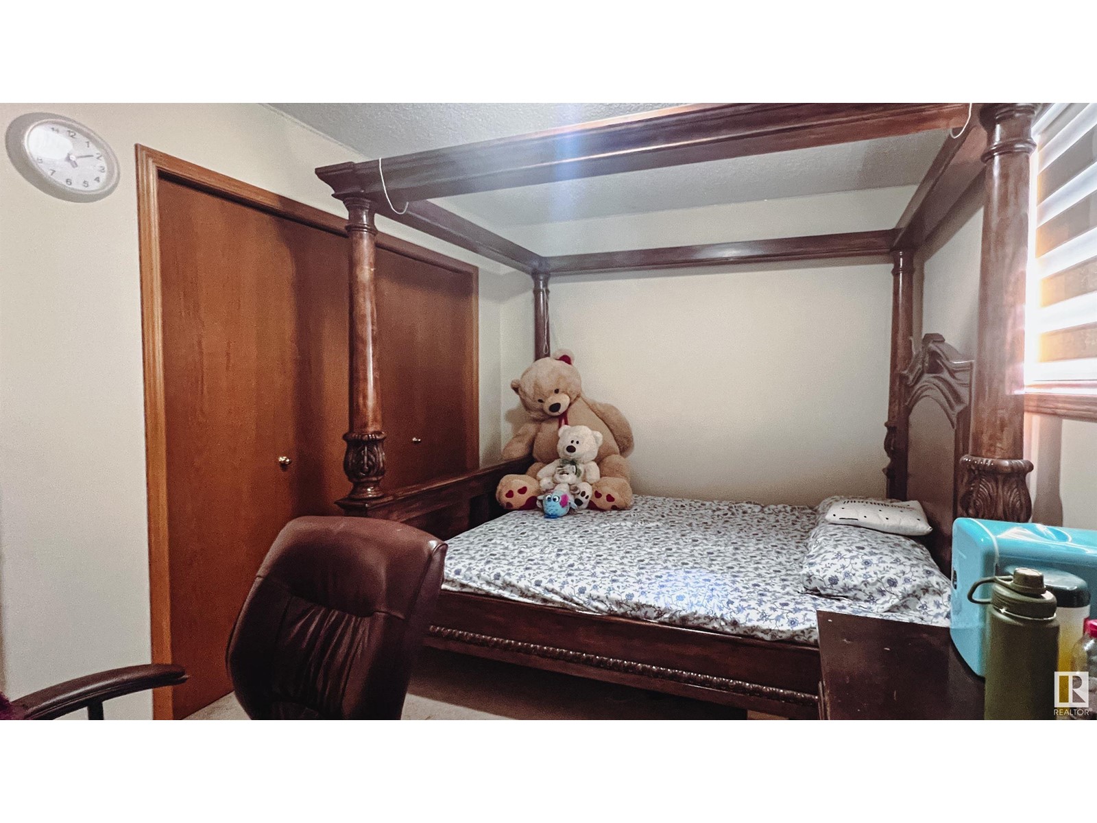 Property at 2331 37B AV NW image 3
