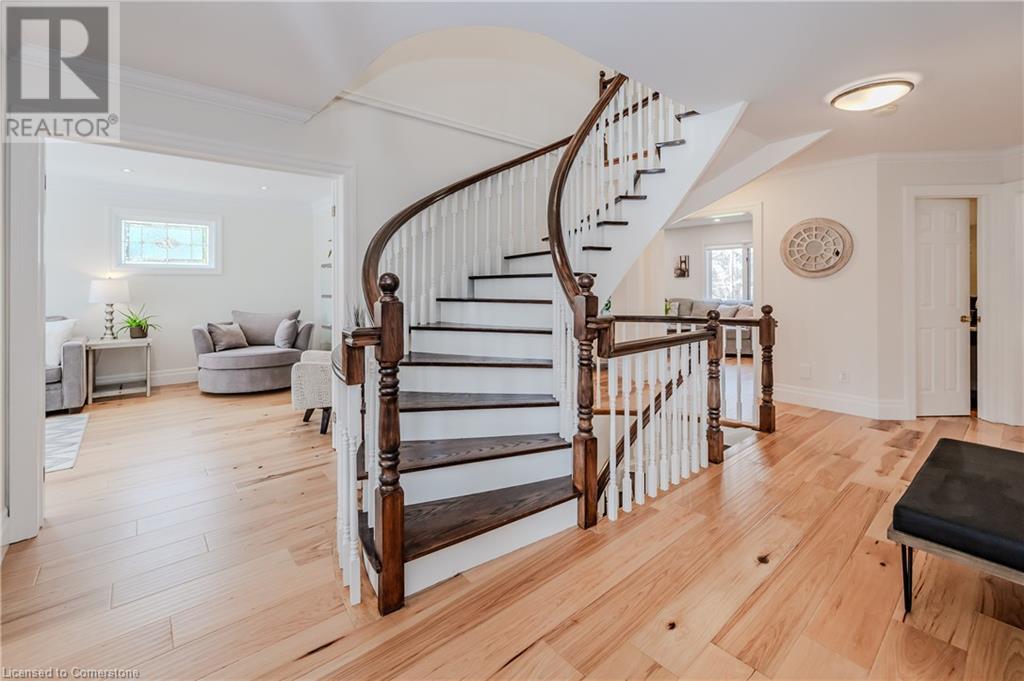 Property at 24 QUAIL Hollow image 5