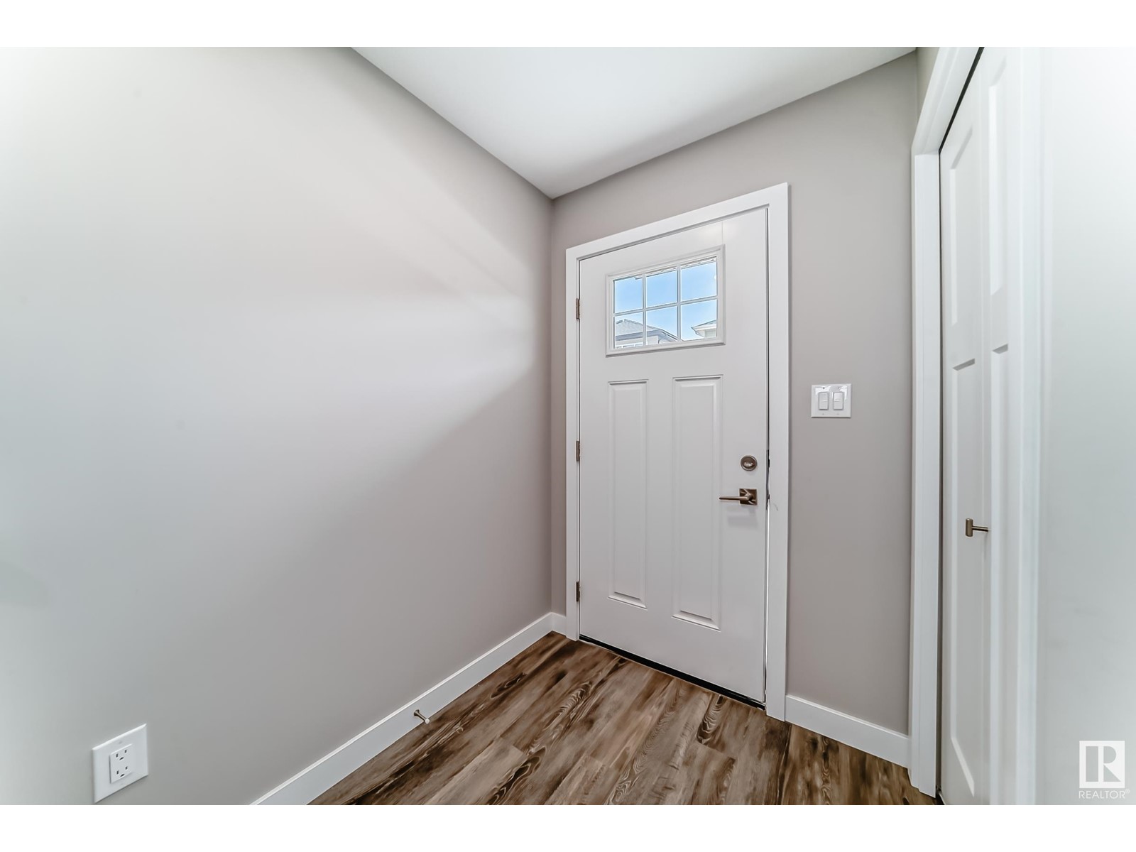 Property at #85 17635 58 ST NW NW image 3