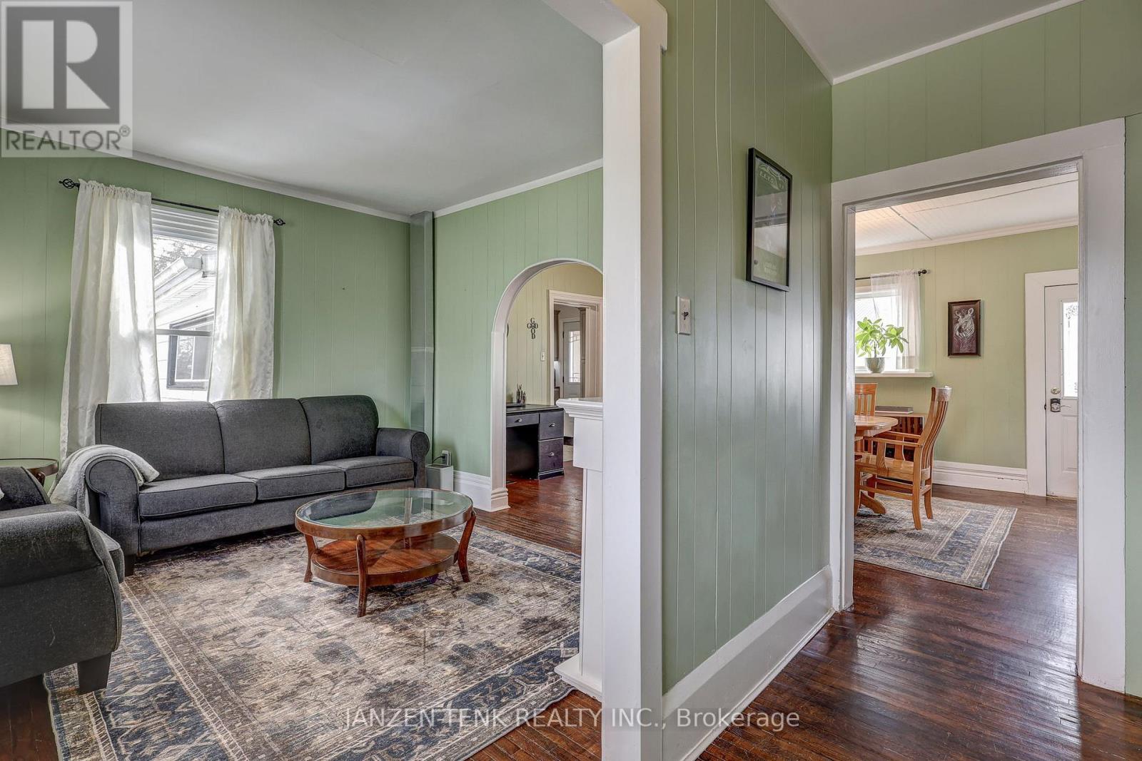 Photo 6 of 28 for 270 Sydenham Street E