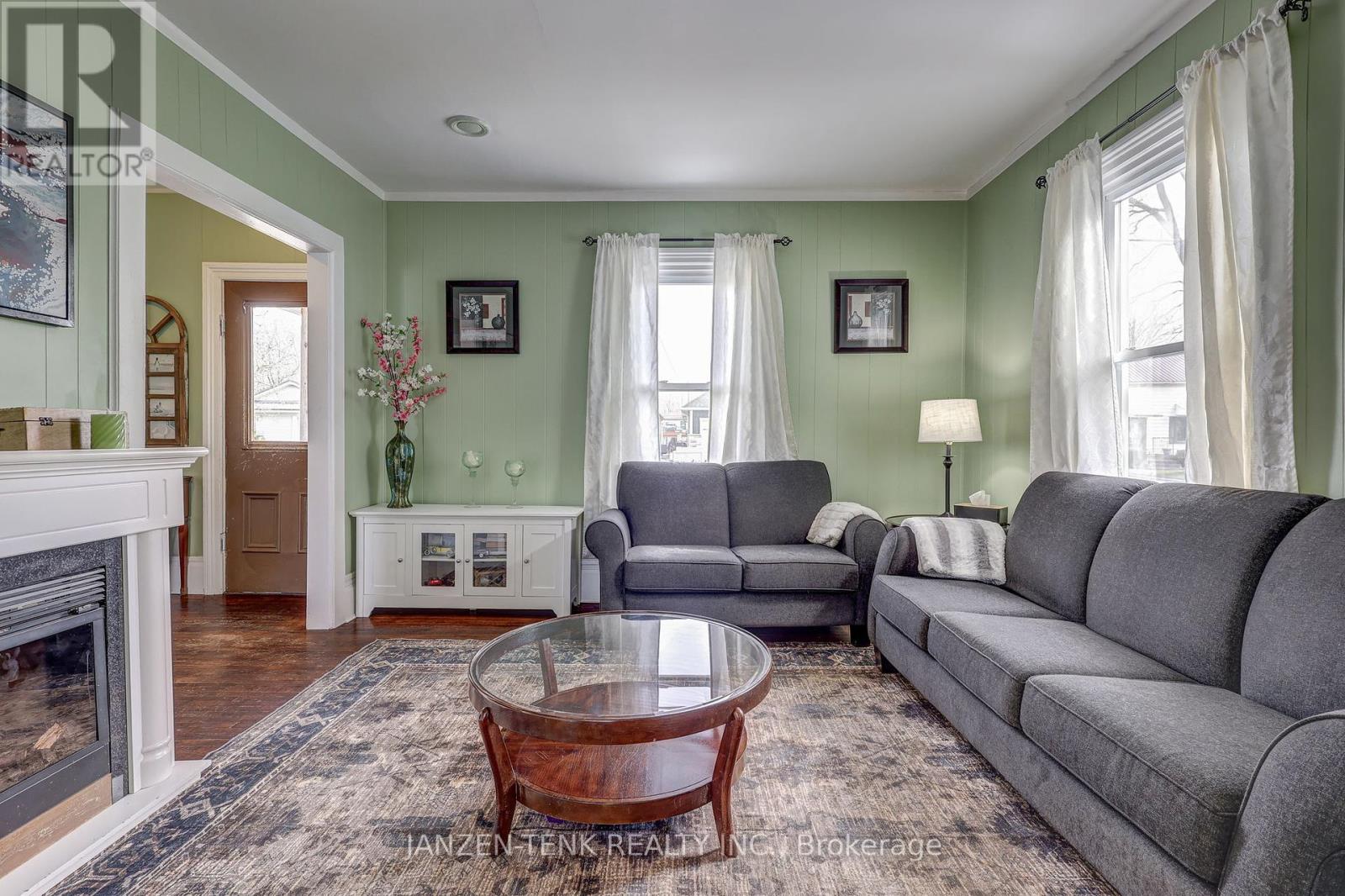 Photo 8 of 28 for 270 Sydenham Street E