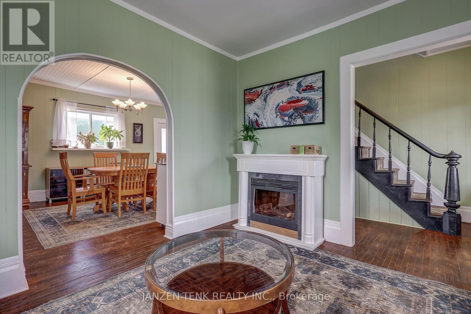 Photo 9 of 28 for 270 Sydenham Street E