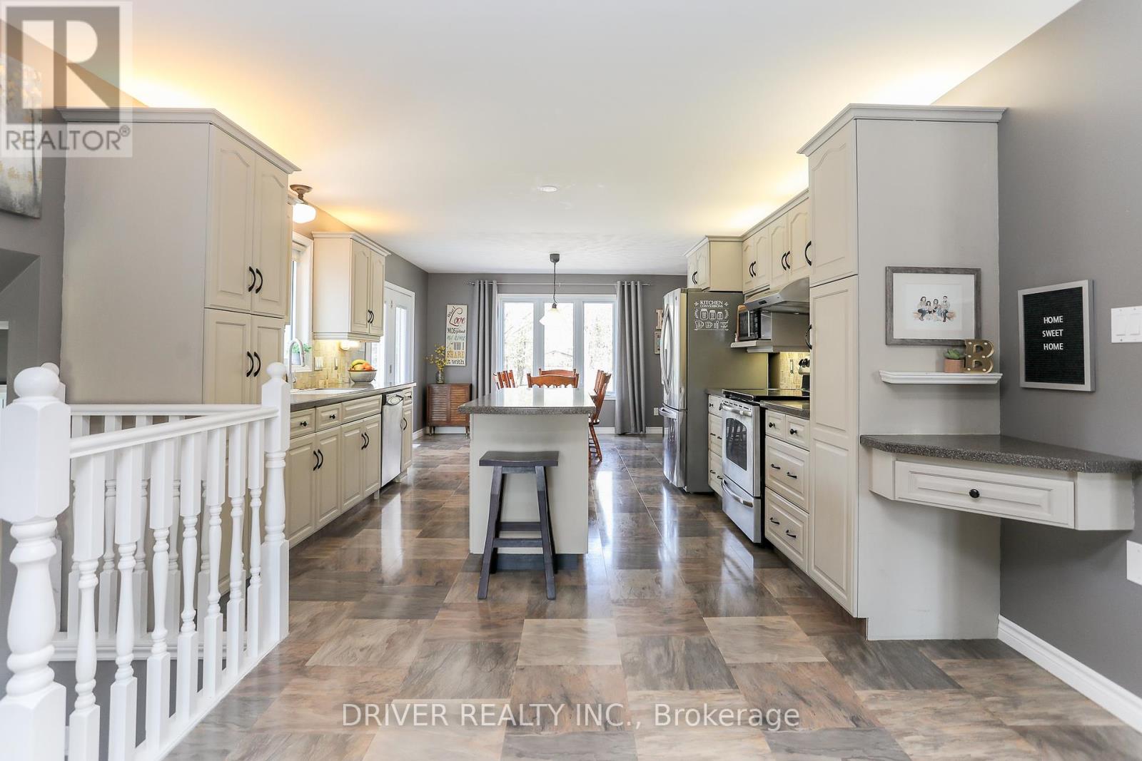 49988 Dingle Street, Aylmer, Ontario  N5H 2R1 - Photo 4 - X12076642
