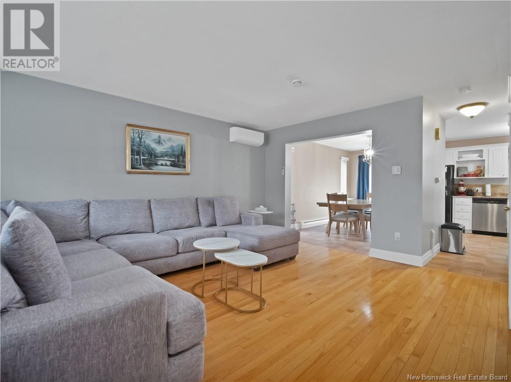 Property at 291 Twin Oaks Drive image 4