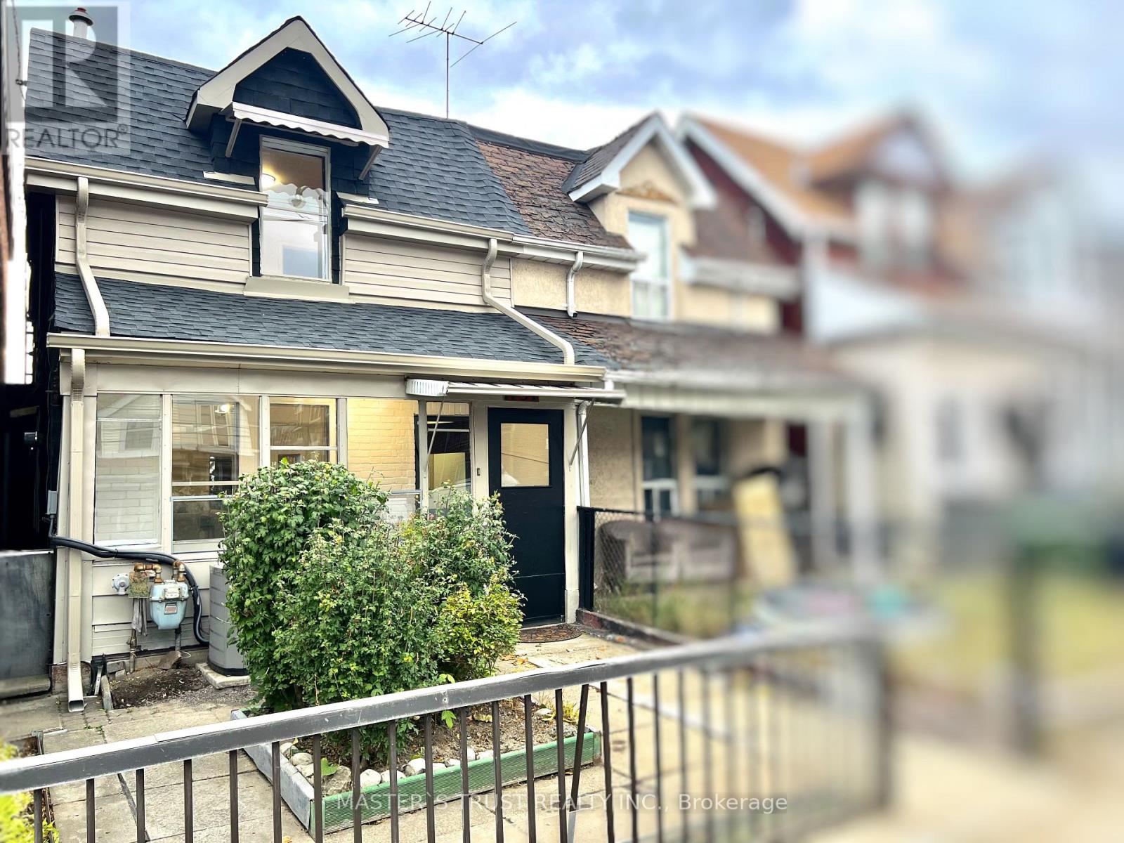 1454 DUFFERIN STREET, Toronto, Ontario