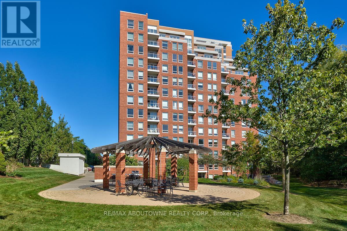 102 - 60 Old Mill Road, Oakville, Ontario  L6J 7V9 - Photo 28 - W12076610