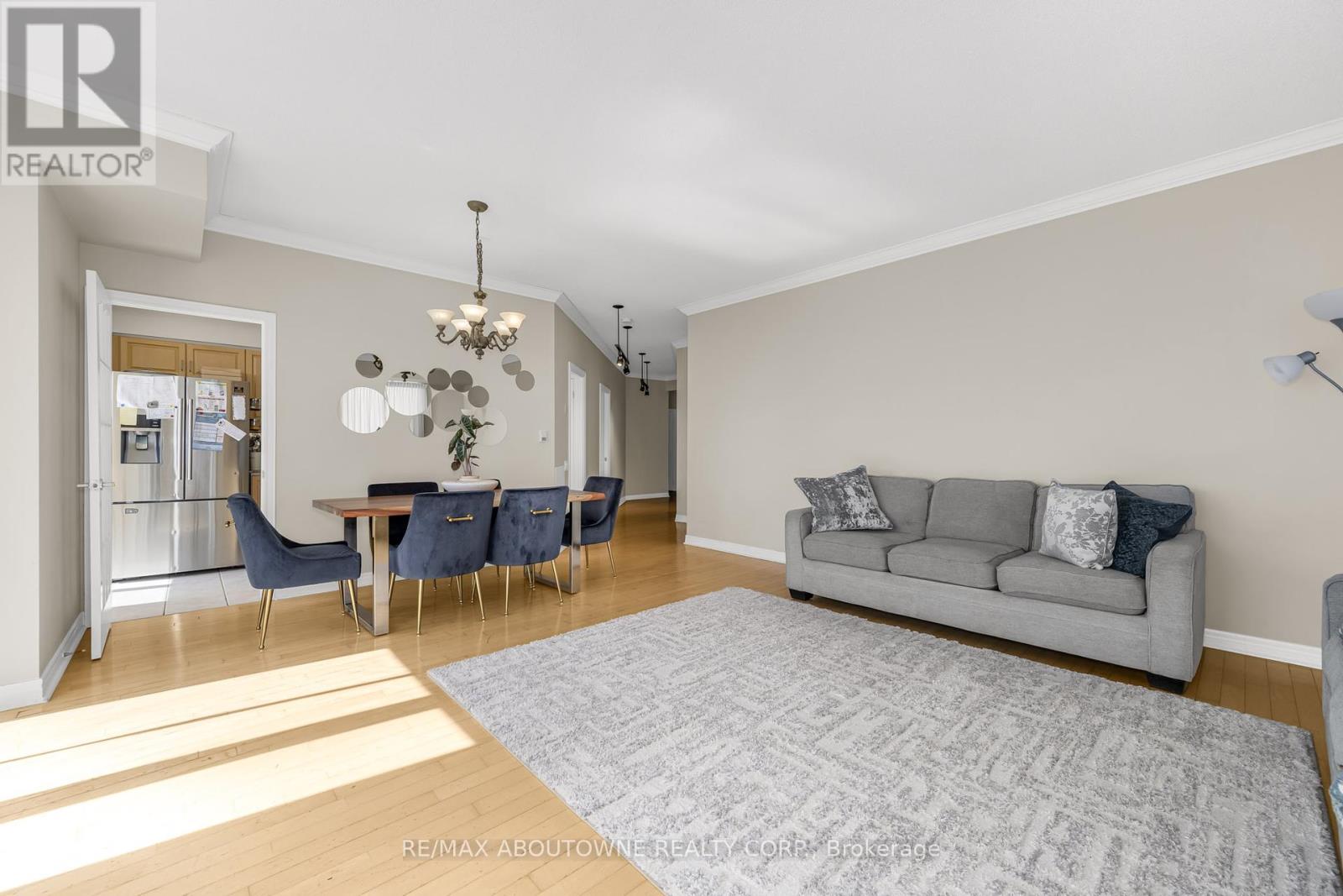 102 - 60 Old Mill Road, Oakville, Ontario  L6J 7V9 - Photo 7 - W12076610