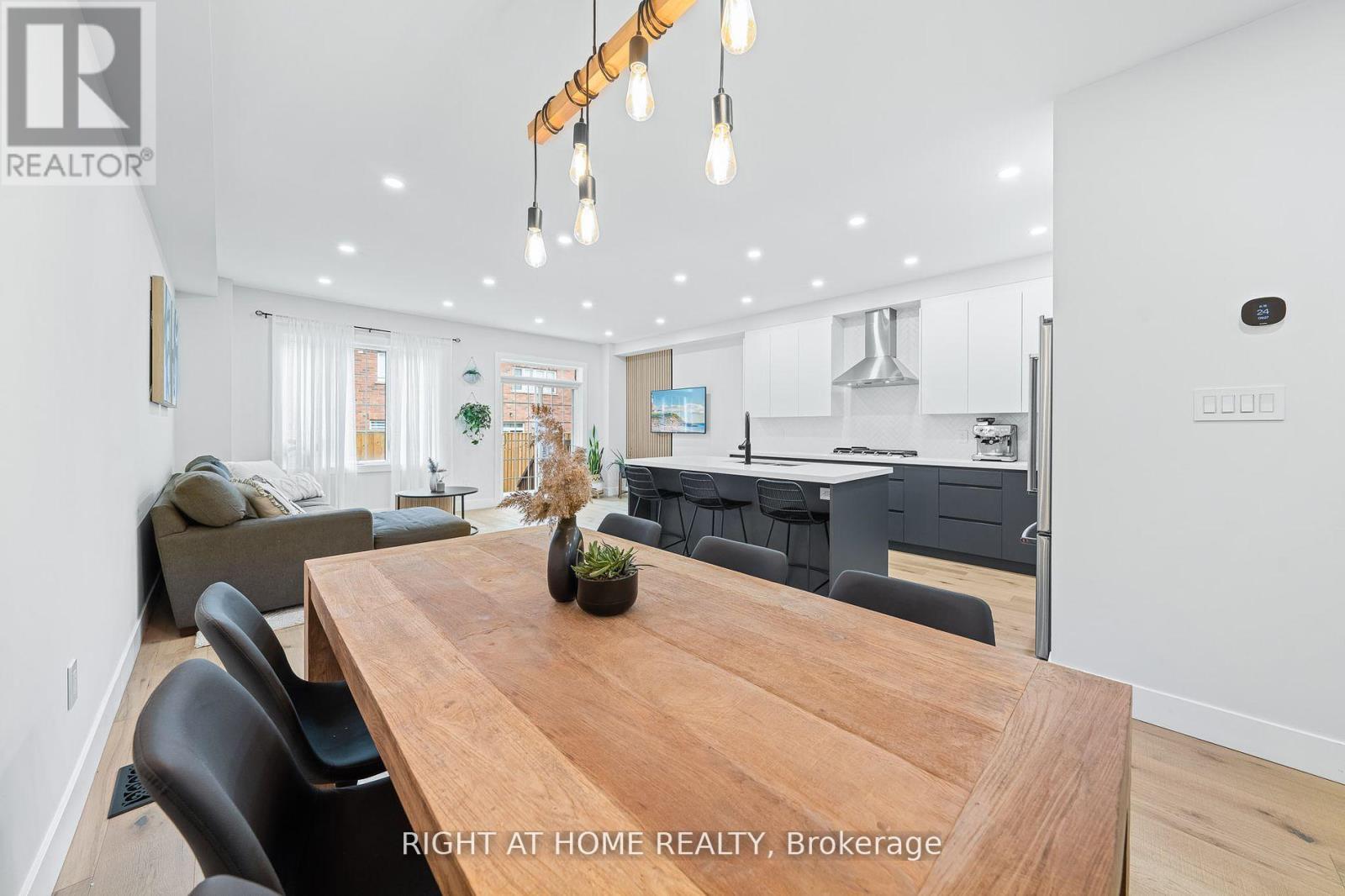 Property at 13 - 8777 DUFFERIN STREET image 4