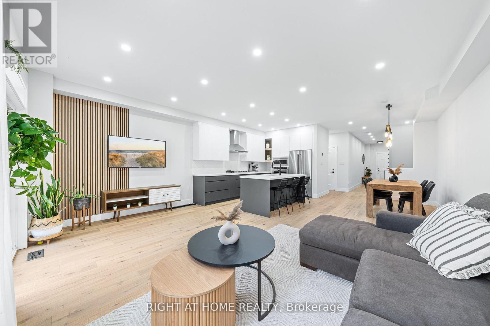 Property at 13 - 8777 DUFFERIN STREET image 5