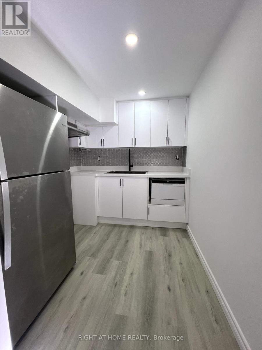 41 Portage Avenue, Richmond Hill, Ontario  L4E 2Z5 - Photo 5 - N12076604
