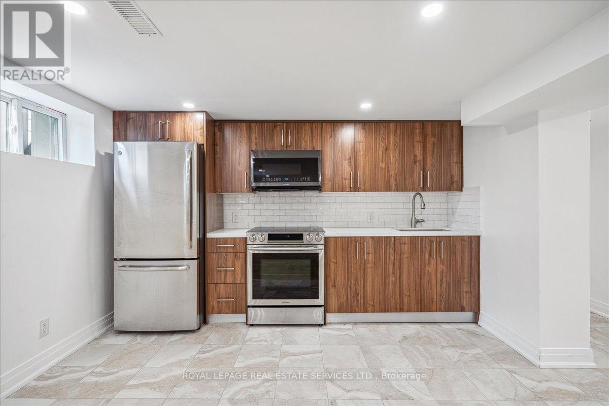 14 Ramsbury Road, Toronto, Ontario  M8Z 4V3 - Photo 12 - W12057802