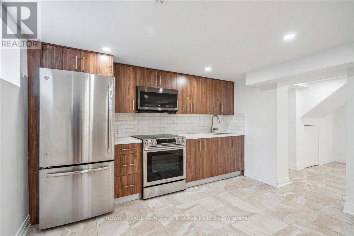 14 Ramsbury Road, Toronto, Ontario  M8Z 4V3 - Photo 13 - W12057802