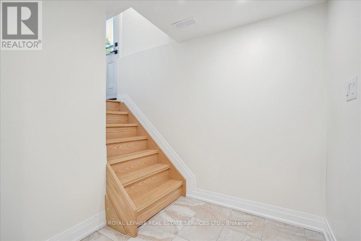 14 Ramsbury Road, Toronto, Ontario  M8Z 4V3 - Photo 17 - W12057802