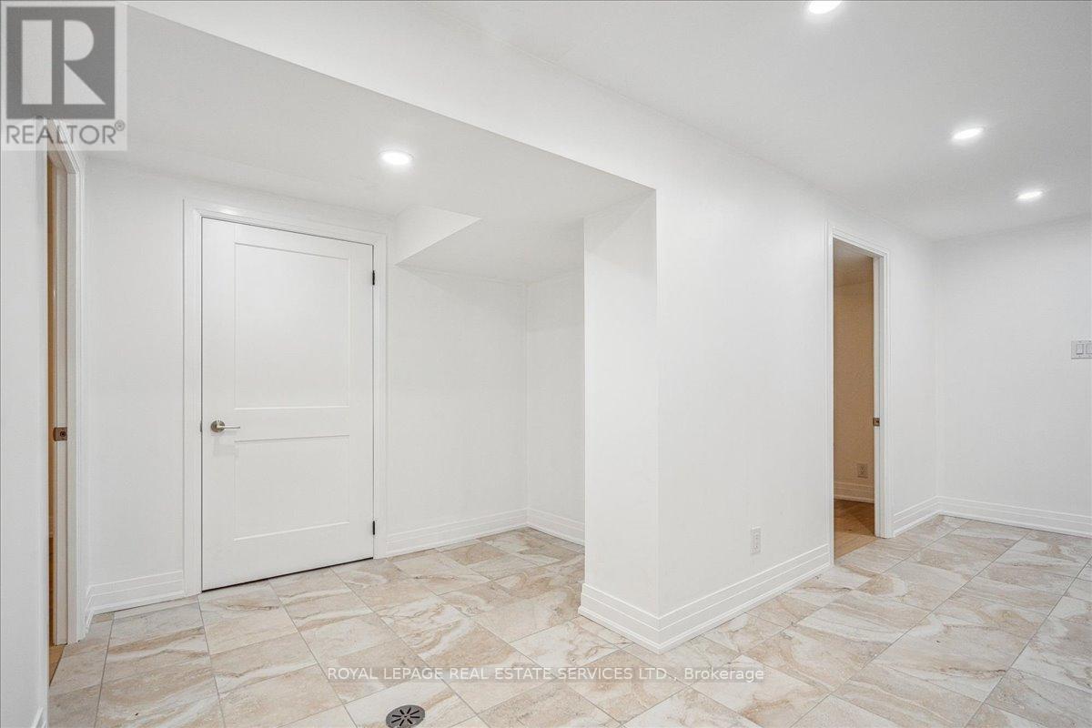 14 Ramsbury Road, Toronto, Ontario  M8Z 4V3 - Photo 18 - W12057802