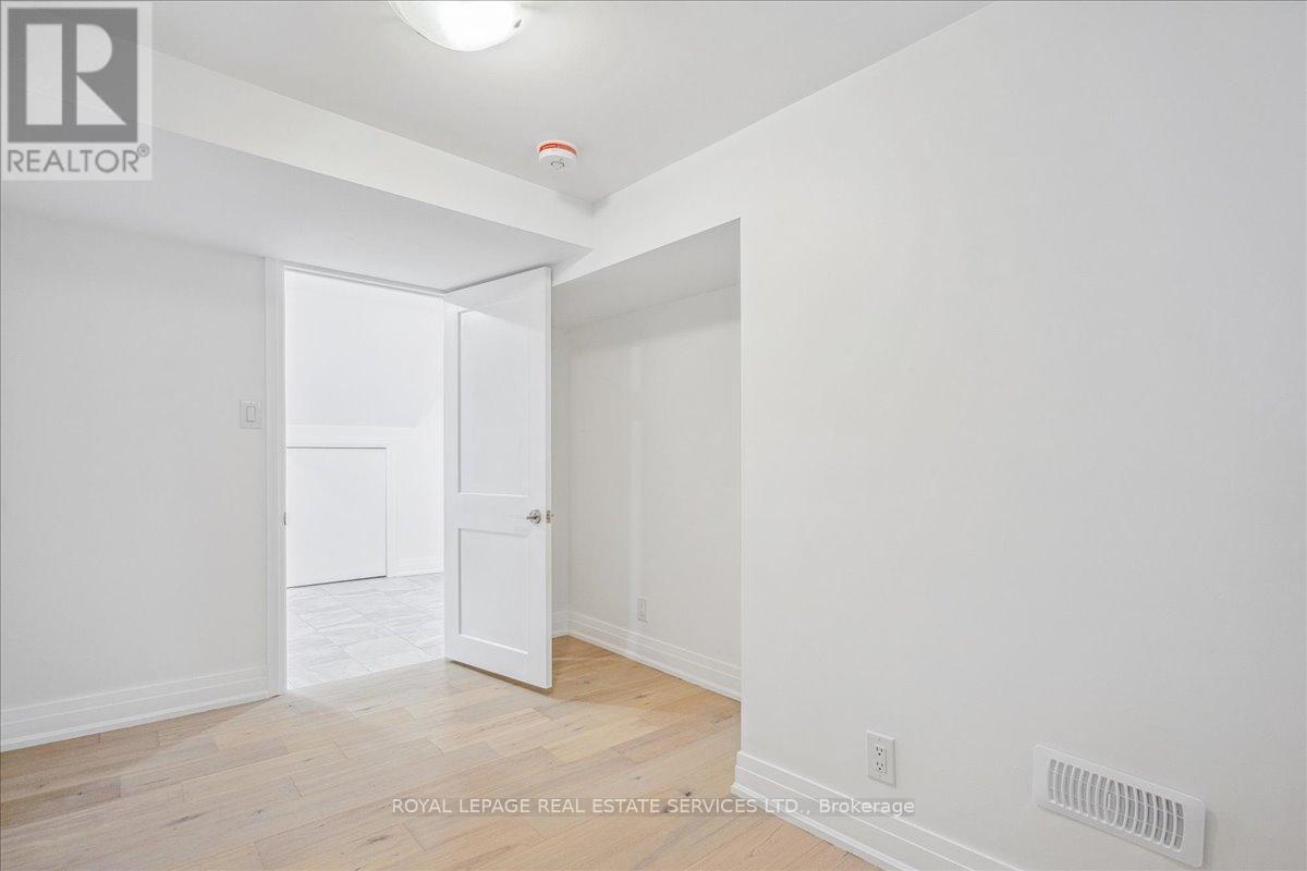 14 Ramsbury Road, Toronto, Ontario  M8Z 4V3 - Photo 27 - W12057802