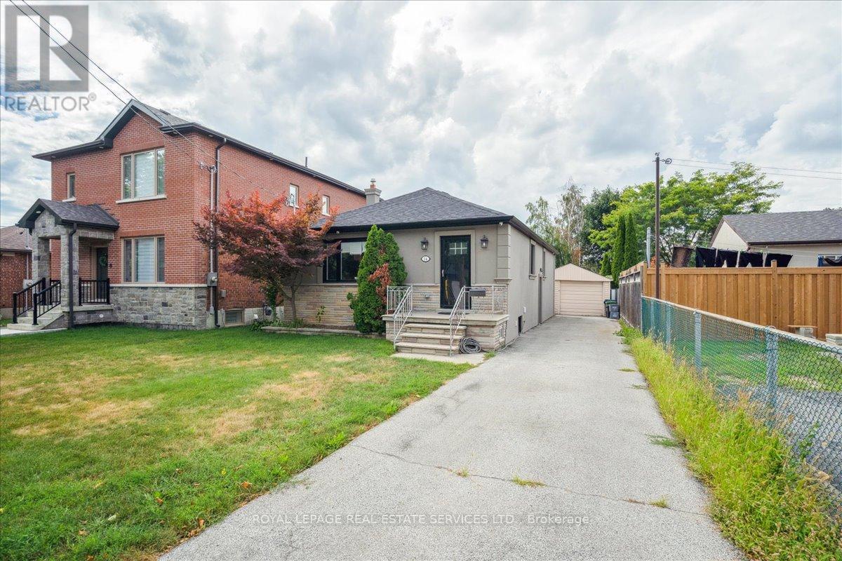 14 Ramsbury Road, Toronto, Ontario  M8Z 4V3 - Photo 3 - W12057802